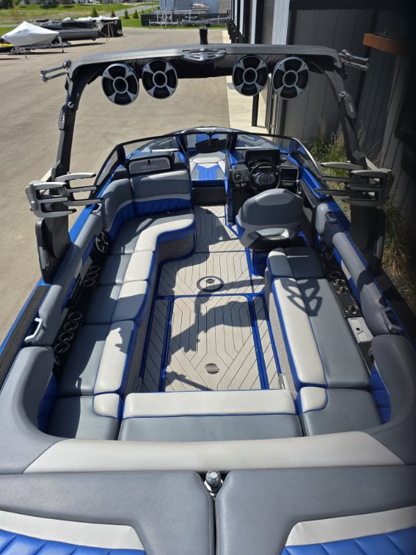 Malibu LSV 25ft 2018 Icon